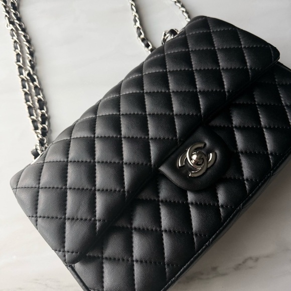 Classic flap bag - Picture 2 of 14